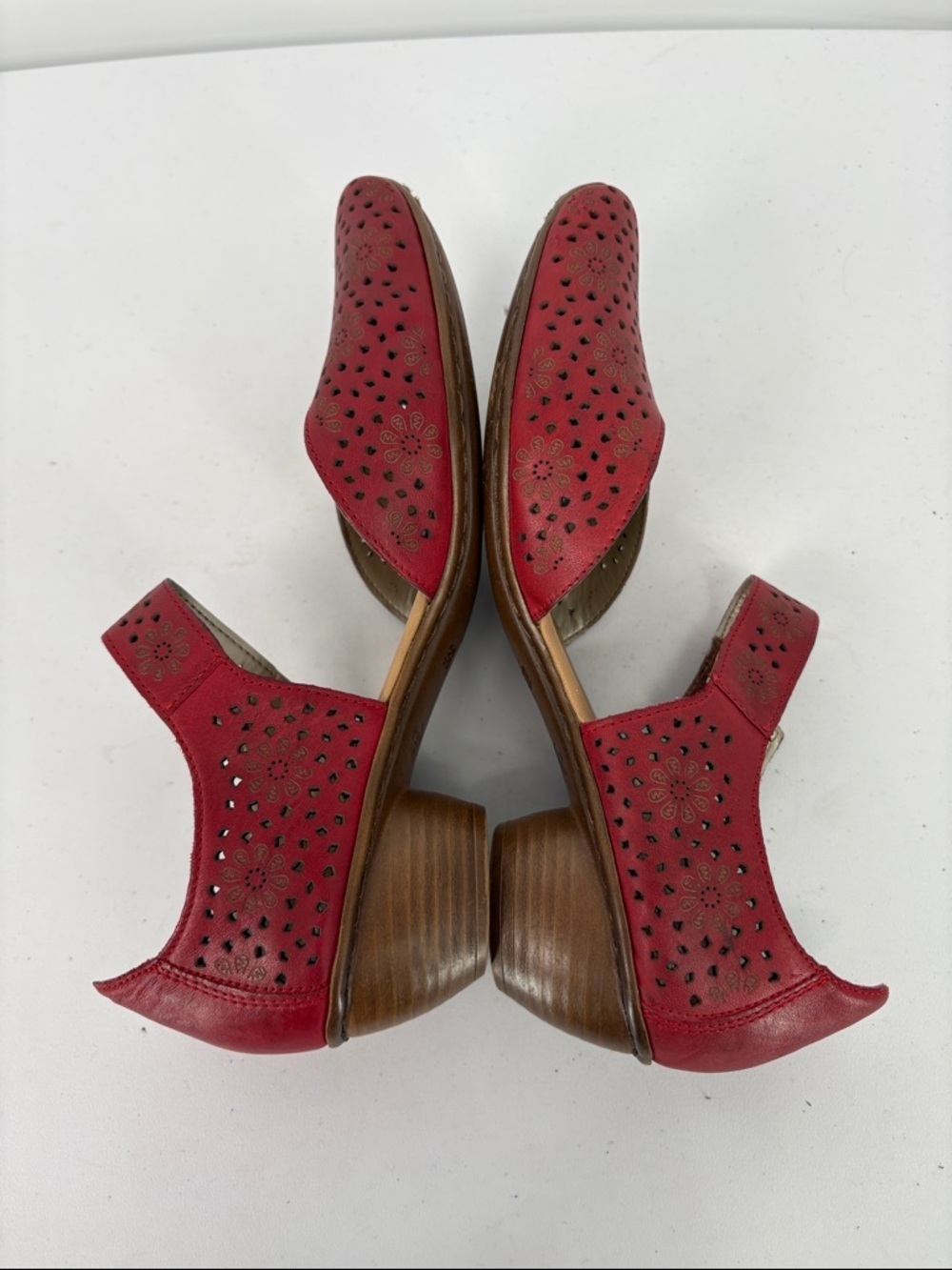 🥐 Ricker Red Perforated Mary Jane low Heels with Decorative Button Strap - Picture 6 of 7